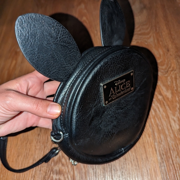 ALICE IN WONDERLAND BLACK RABBIT CLOCK CANTEEN BAG / CROSS BODY BAG - Picture 8 of 11